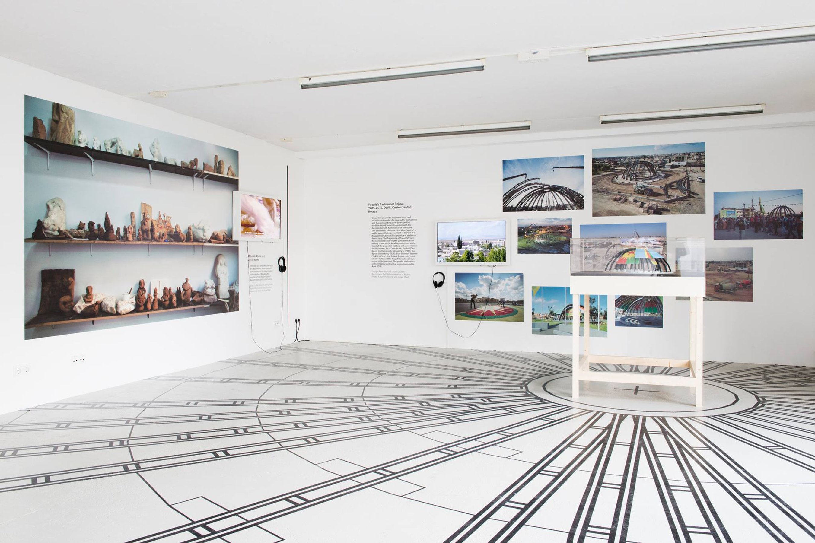Jonas Staal New World Summit – Rojava (architectural model), 2015-16 installation view at BAK Utrecht 2016.