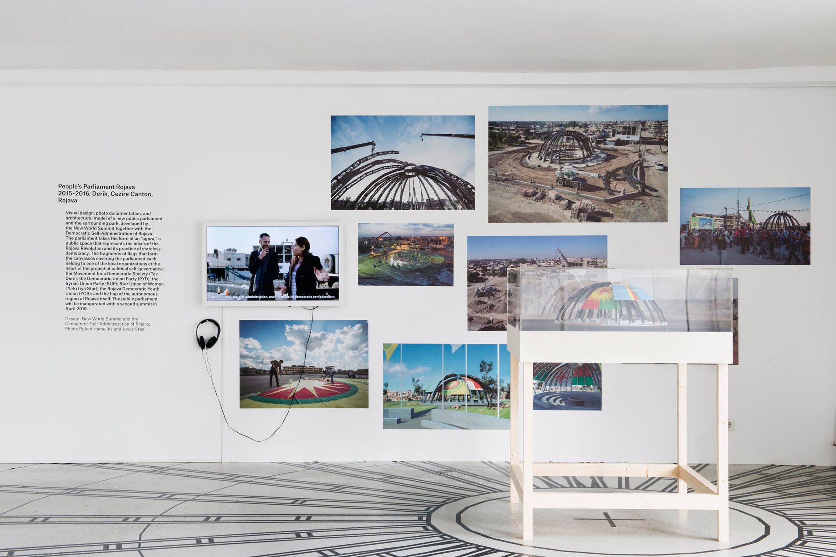 Jonas Staal New World Summit – Rojava (architectural model), 2015-16 installation view at BAK Utrecht 2016.