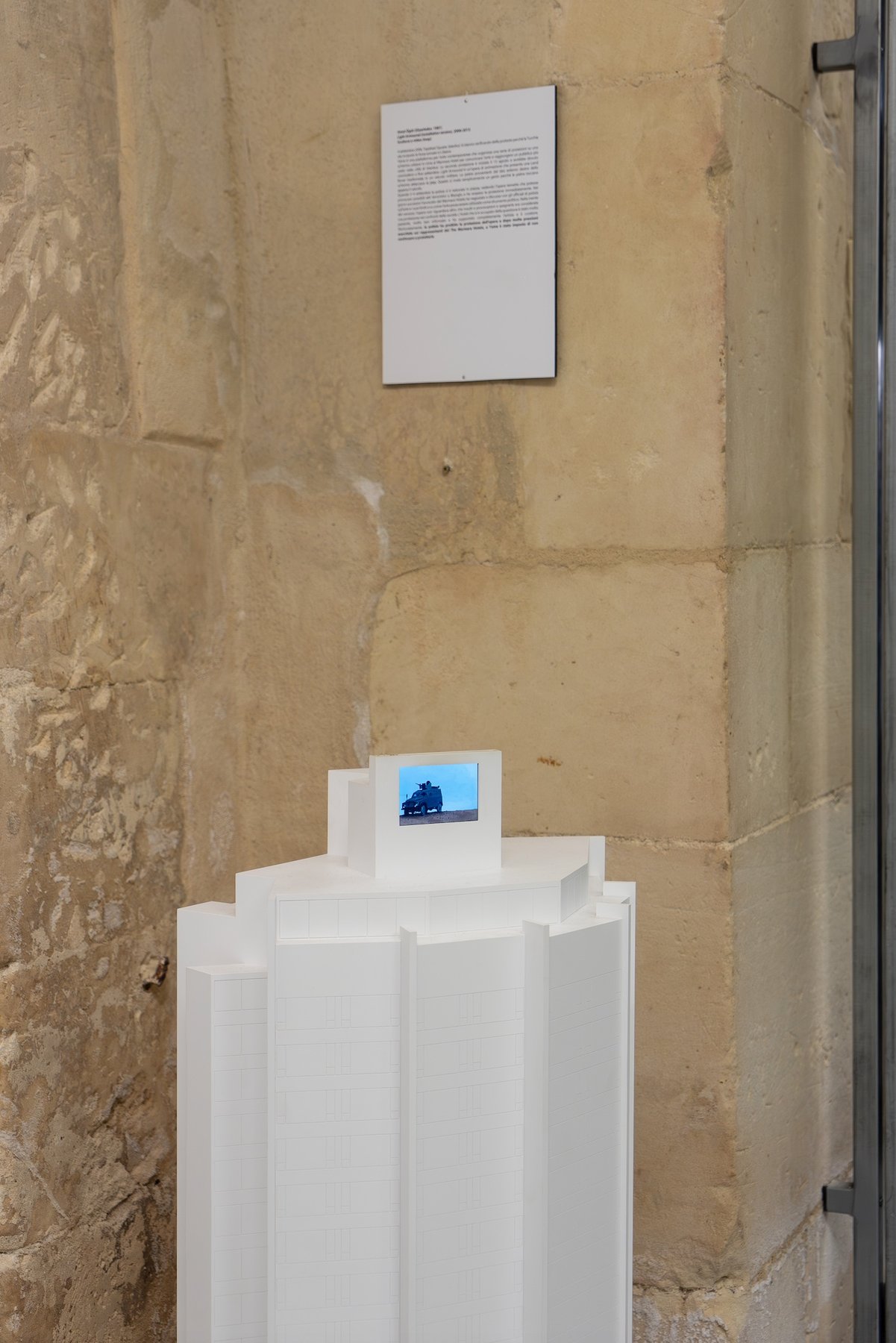 Installation view, Ahmet Ögüt, Light Armoured (installation view) (detail), 2006-2013, courtesy the artist